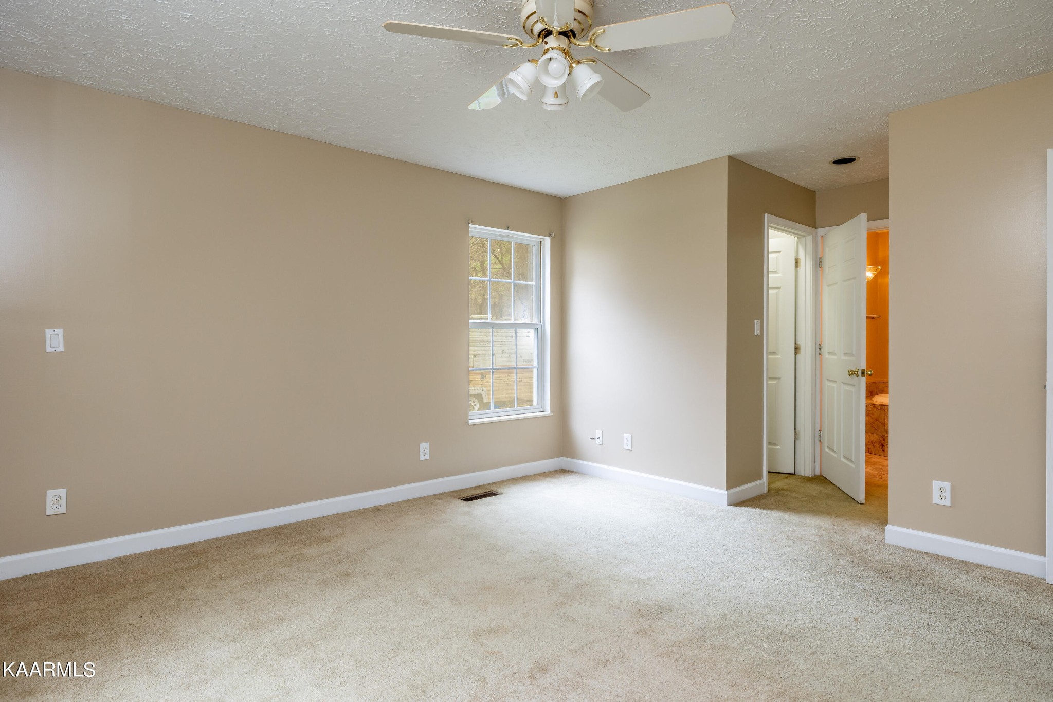914 Wears Valley Road Townsend, TN 37882 - Photo 22 of 48 a view of an empty room with a window