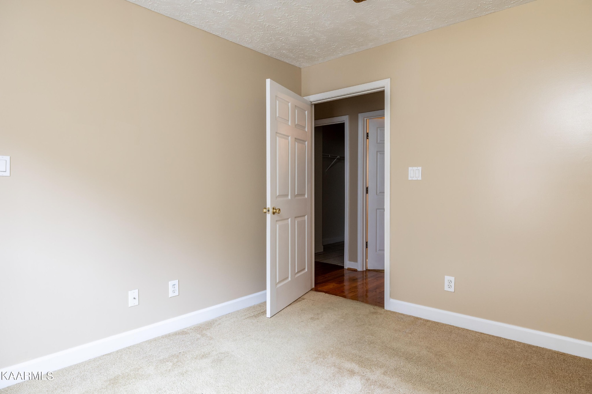 914 Wears Valley Road Townsend, TN 37882 - Photo 33 of 48 an empty room with closet