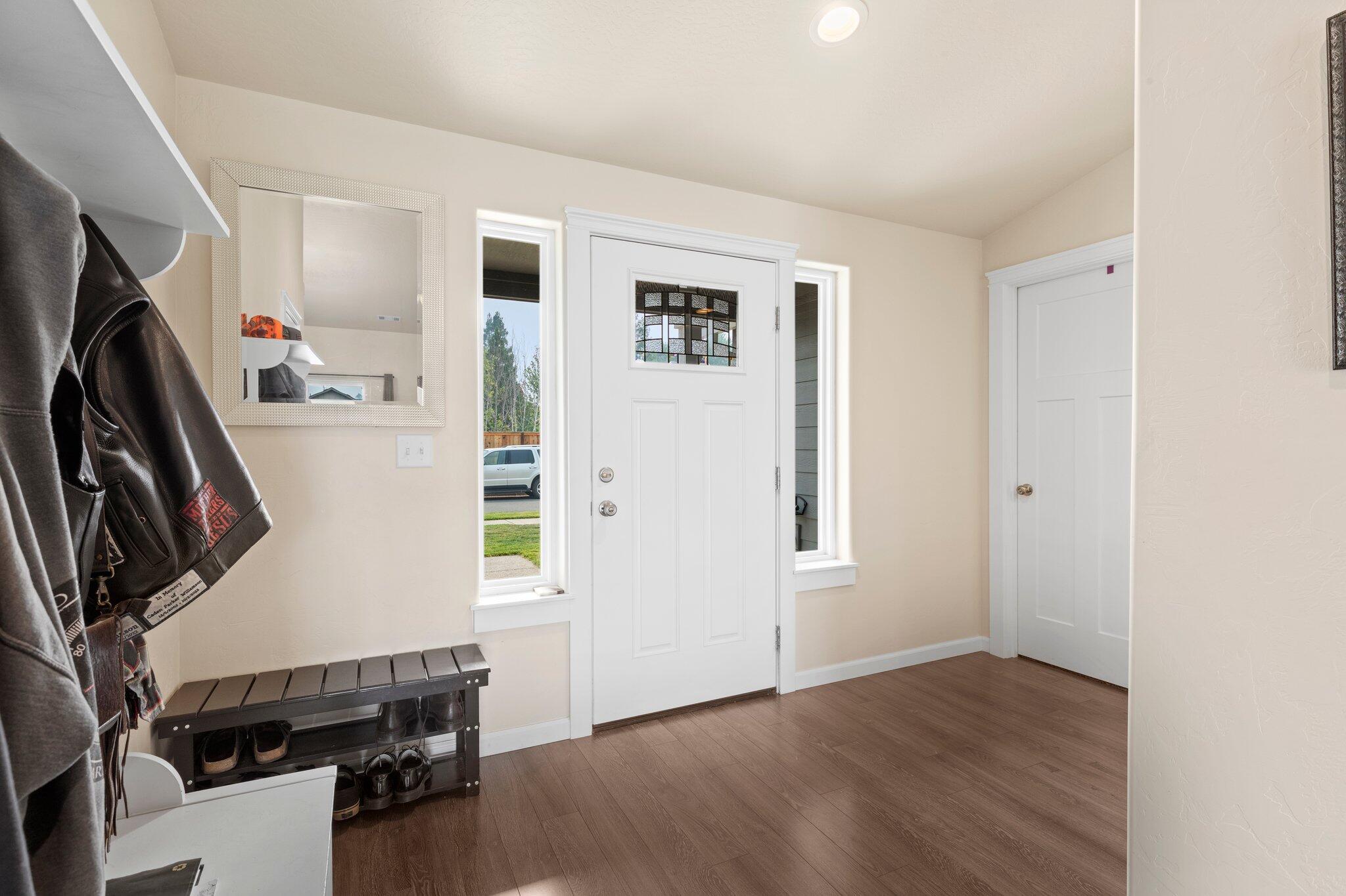 1042 Arch Court Grants Pass, OR 97527 - Photo 7 of 29 7-web-or-mls-WCIL0039