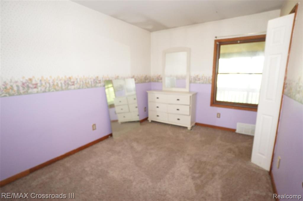 21850 Prince Road Belleville, MI 48111 - Photo 23 of 31