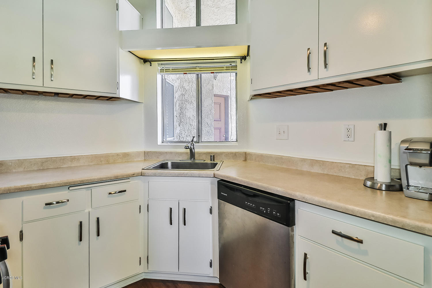 1742 Sinaloa Road, Unit 430 Simi Valley, CA 93065 - Photo 14 of 37 dKitchen4