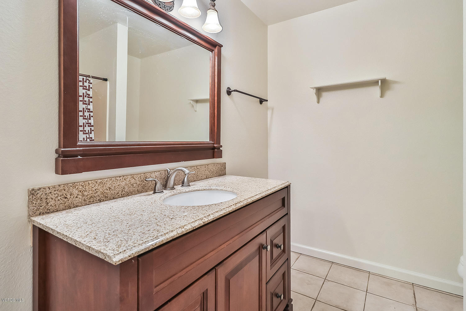 1742 Sinaloa Road, Unit 430 Simi Valley, CA 93065 - Photo 20 of 37 fGuest Bath2