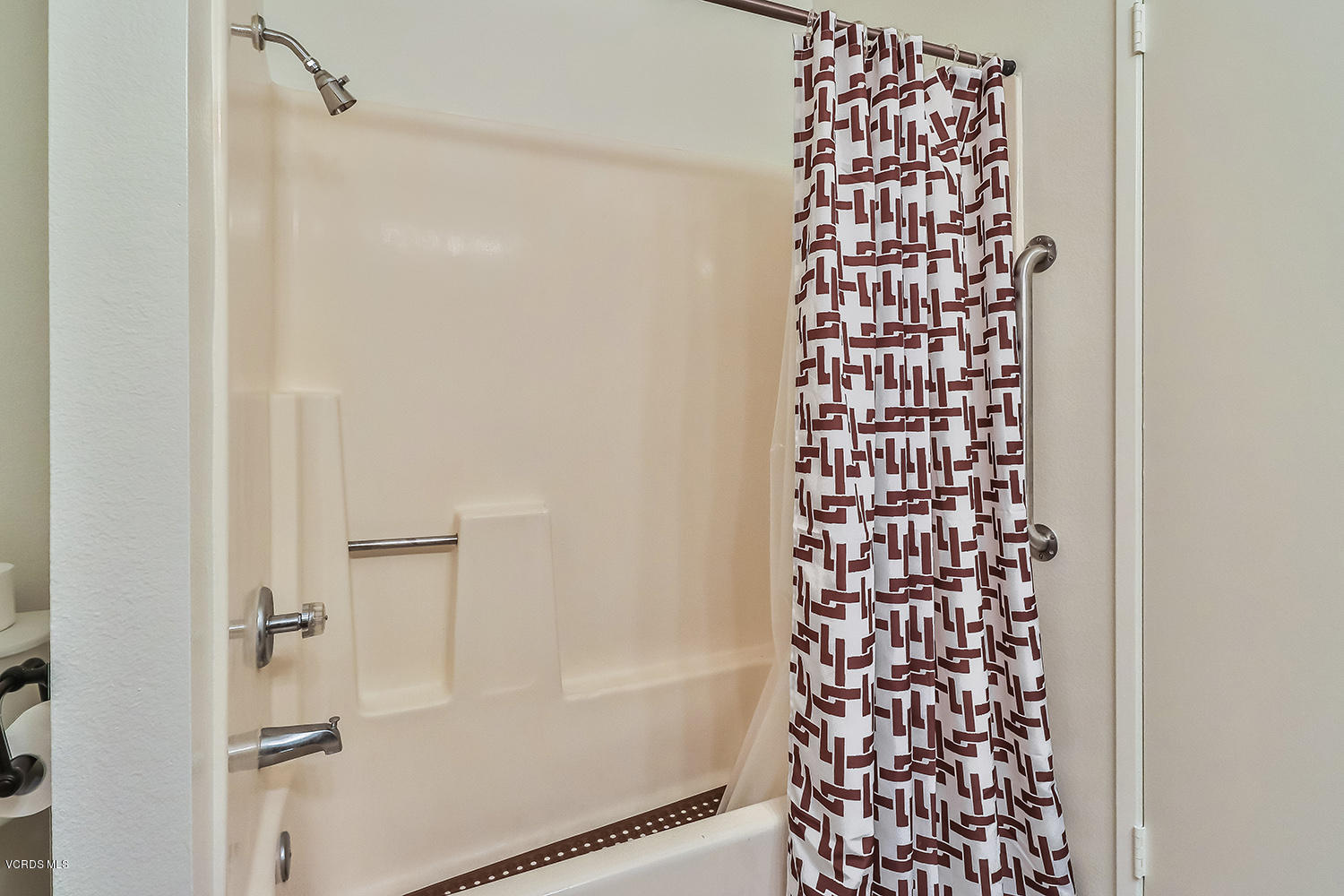 1742 Sinaloa Road, Unit 430 Simi Valley, CA 93065 - Photo 21 of 37 fGuest Bath4