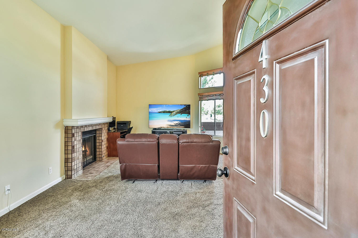 1742 Sinaloa Road, Unit 430 Simi Valley, CA 93065 - Photo 5 of 37 bEntry and Living1
