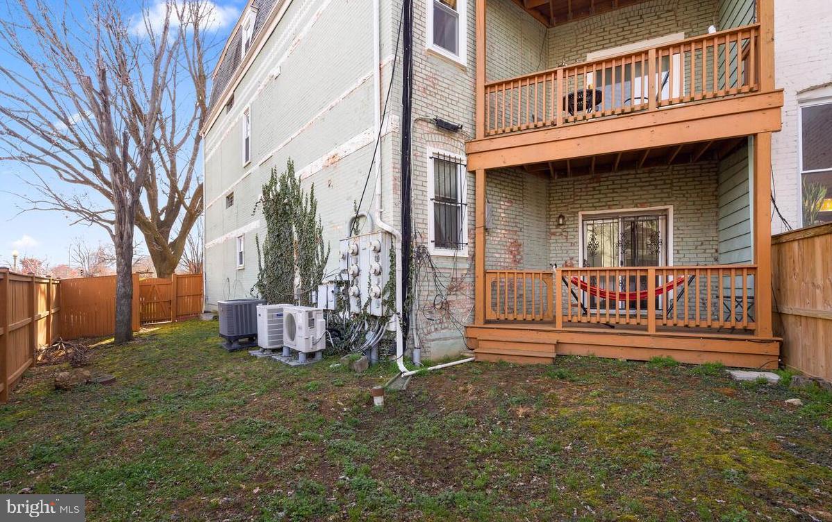 1434 Potomac Avenue Southeast, Unit 4 Washington, DC 20003 - Photo 29 of 29 Common backyard