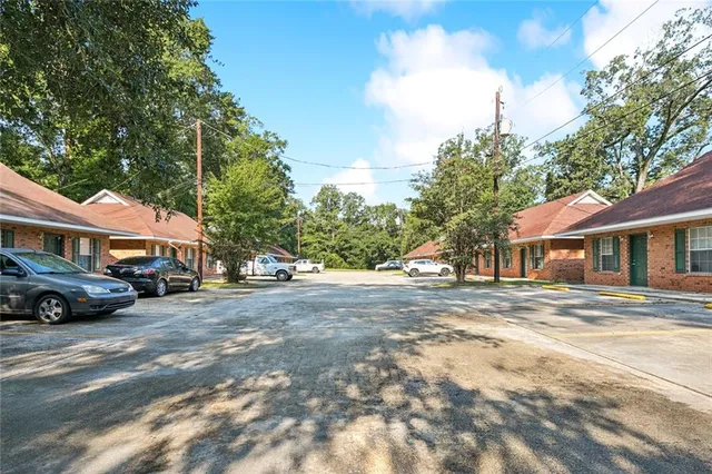 $1,200,000 | 16405 Amour Drive, Ponchatoula, LA 70454