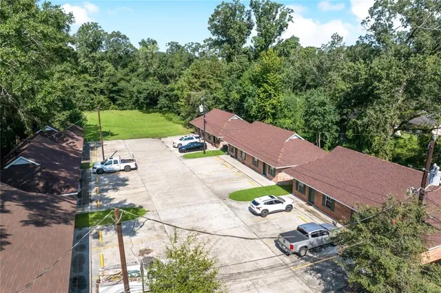 $1,200,000 | 16405 Amour Drive, Ponchatoula, LA 70454