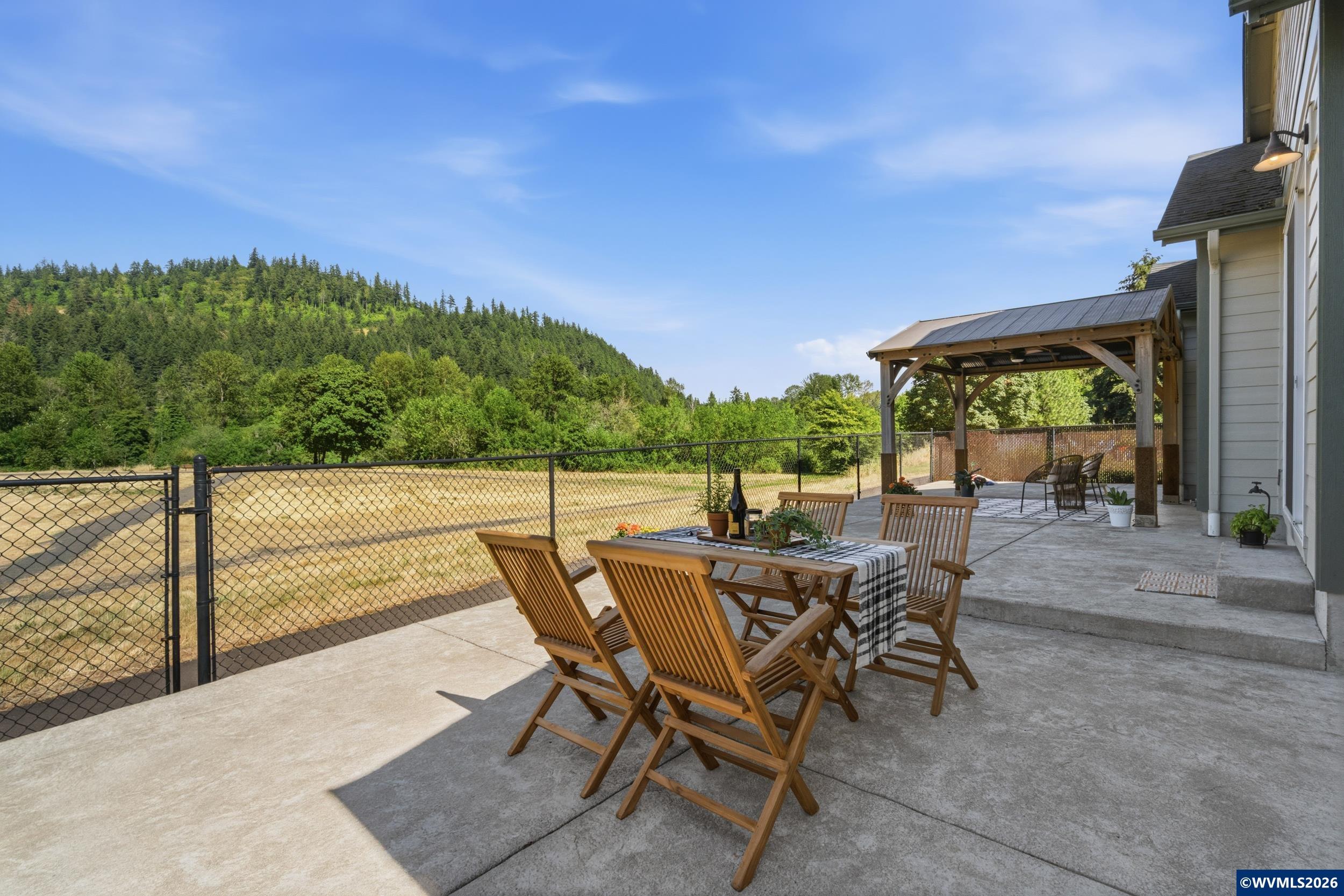 2301 Robbins Way Lebanon, OR 97355 - Photo 32 of 46
