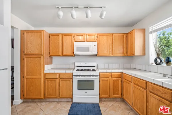 $595,000 | 44220 Encanto Way, Lancaster, CA 93536