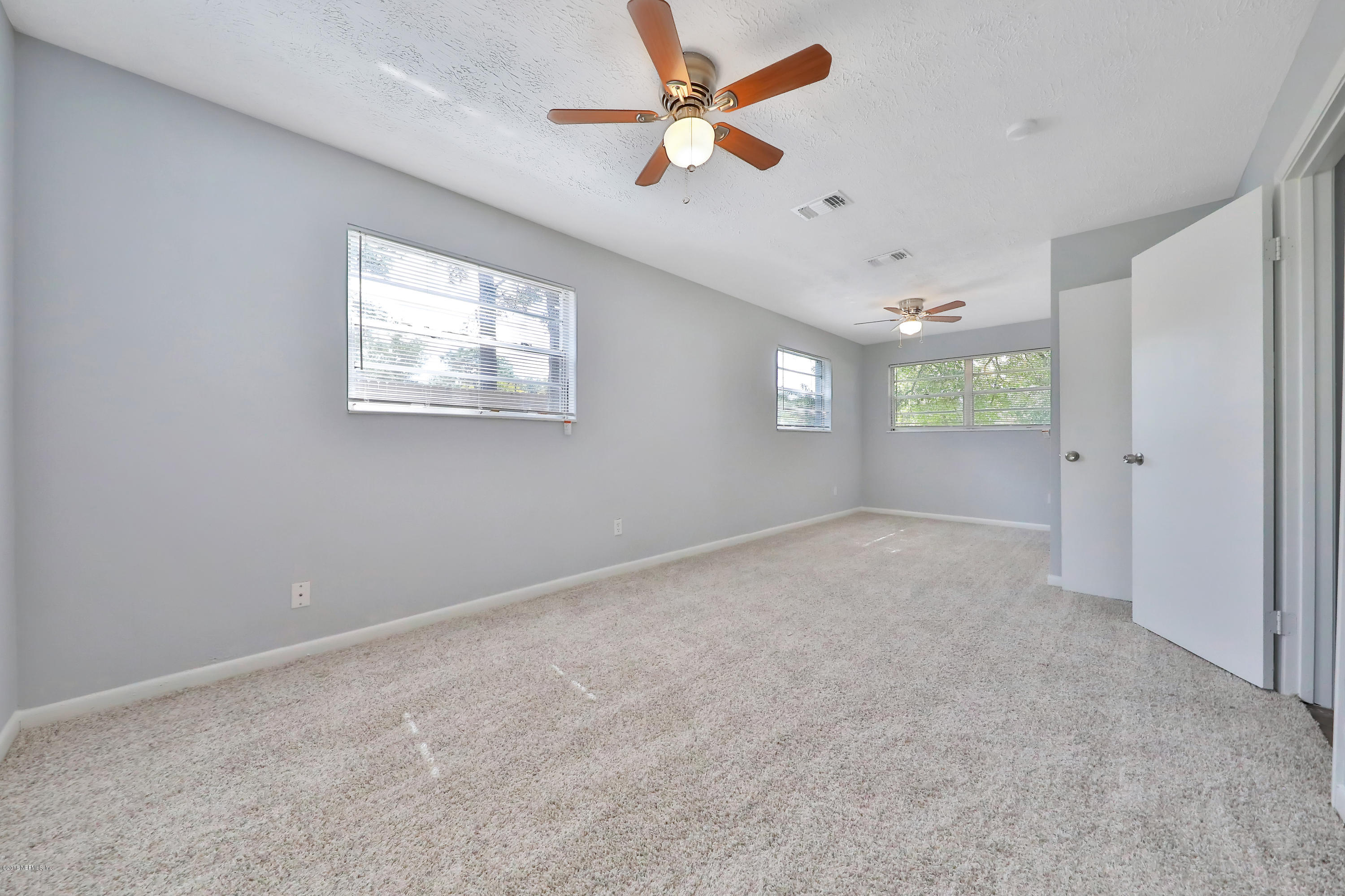 2919 Stonehurst Road West Jacksonville, FL 32277 - Photo 2 of 13 573A0007