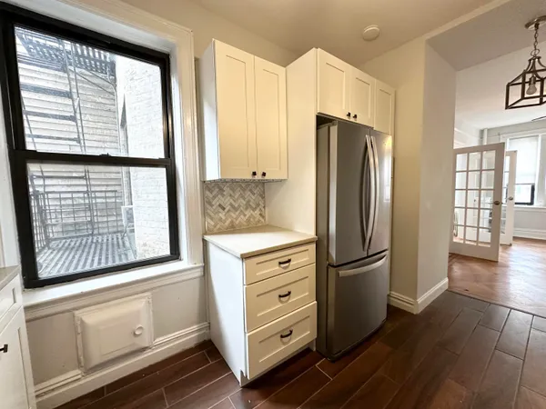 $2,350 | 76 Romaine Avenue, Unit 3 (2F), Jersey City, NJ 07306