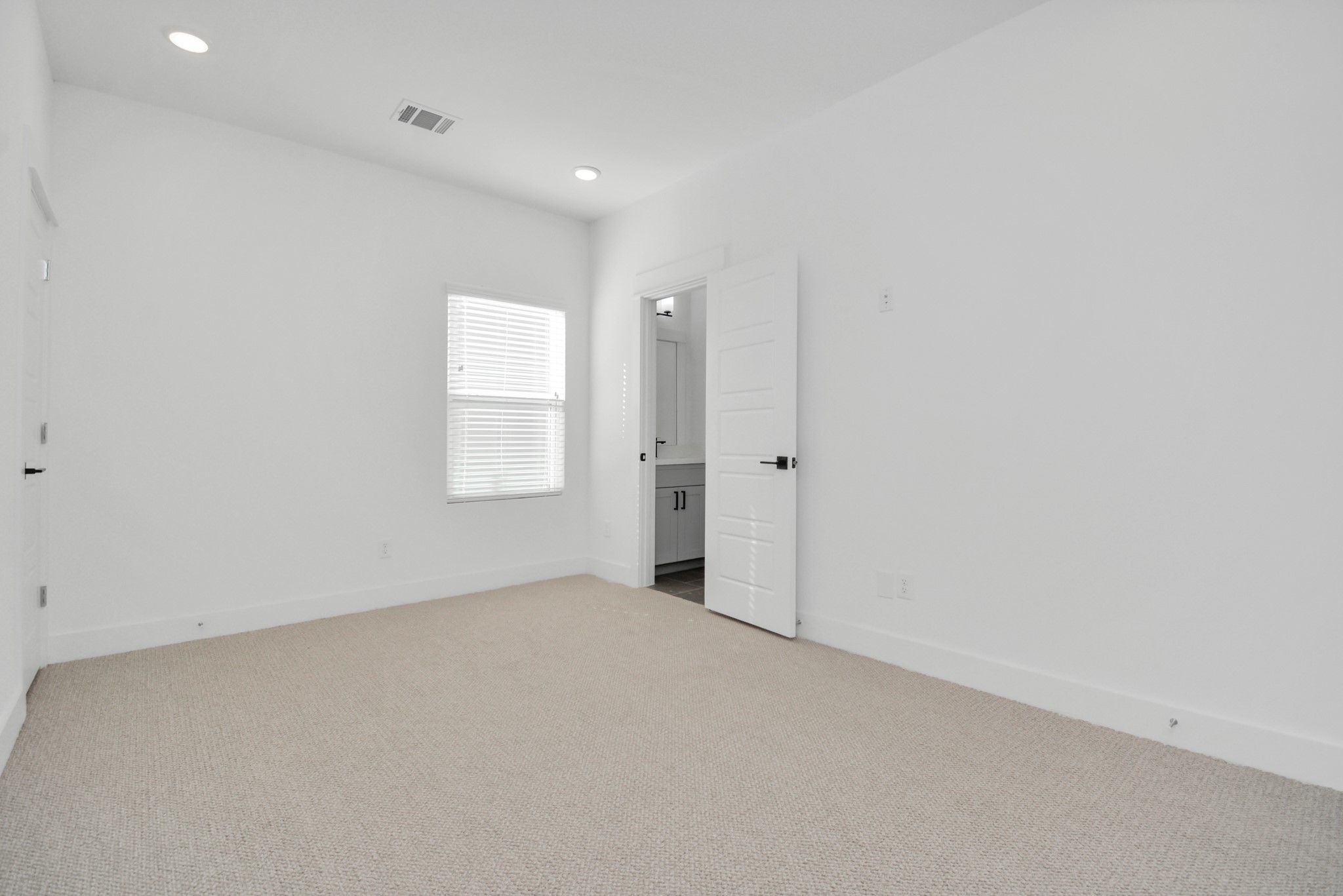 778 West Tidwell Road, Unit H Houston, TX 77091 - Photo 18 of 38