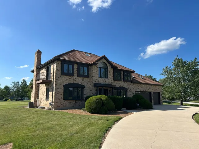 $615,000 | 2658 East Royal Ridge Drive, Crete, IL 60417