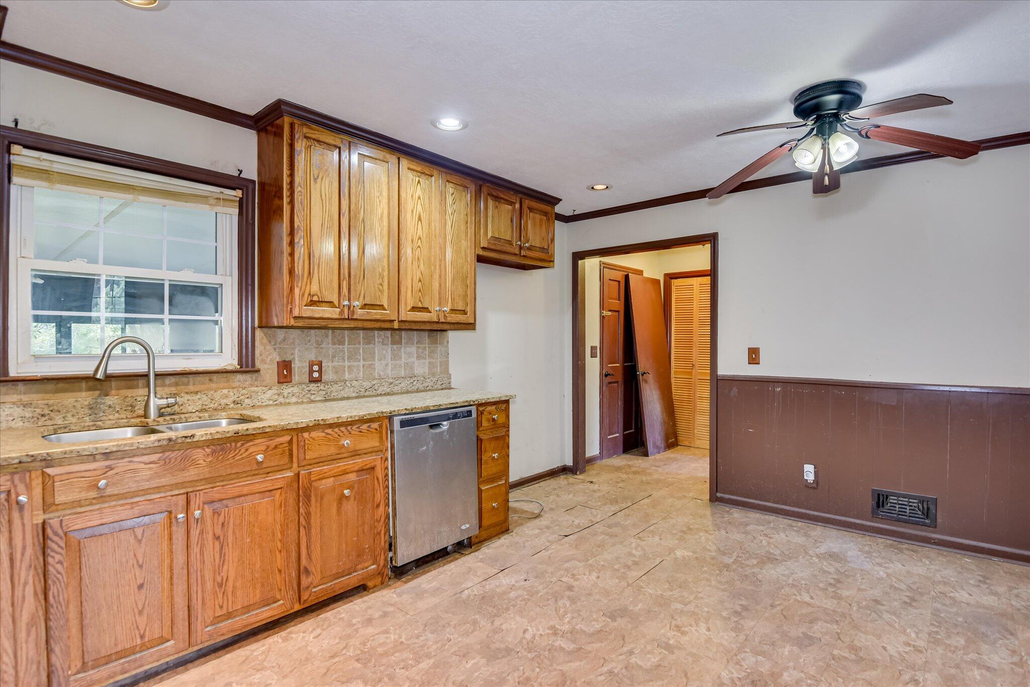 273 Timberwood Drive Thomson, GA 30824 - Photo 16 of 39 Sprawling Ranch On An Acre in Thomson GA