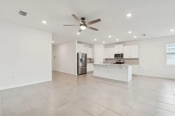 $2,400 | 7139 Steer Blade Drive, Zephyrhills, FL 33541