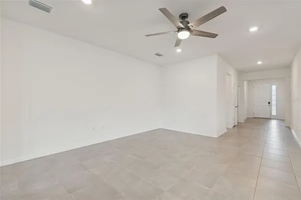 $2,400 | 7139 Steer Blade Drive, Zephyrhills, FL 33541