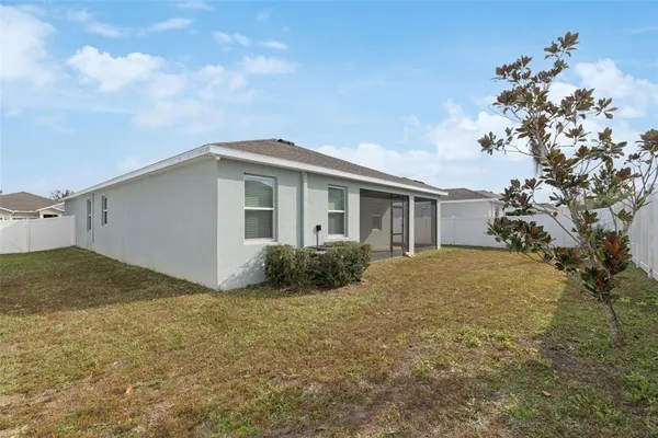 $2,400 | 7139 Steer Blade Drive, Zephyrhills, FL 33541
