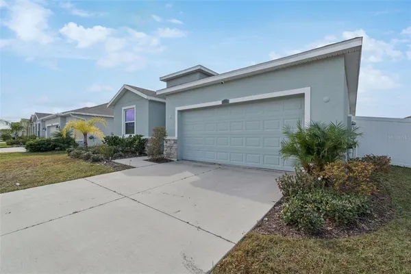 $2,300 | 7139 Steer Blade Drive, Zephyrhills, FL 33541