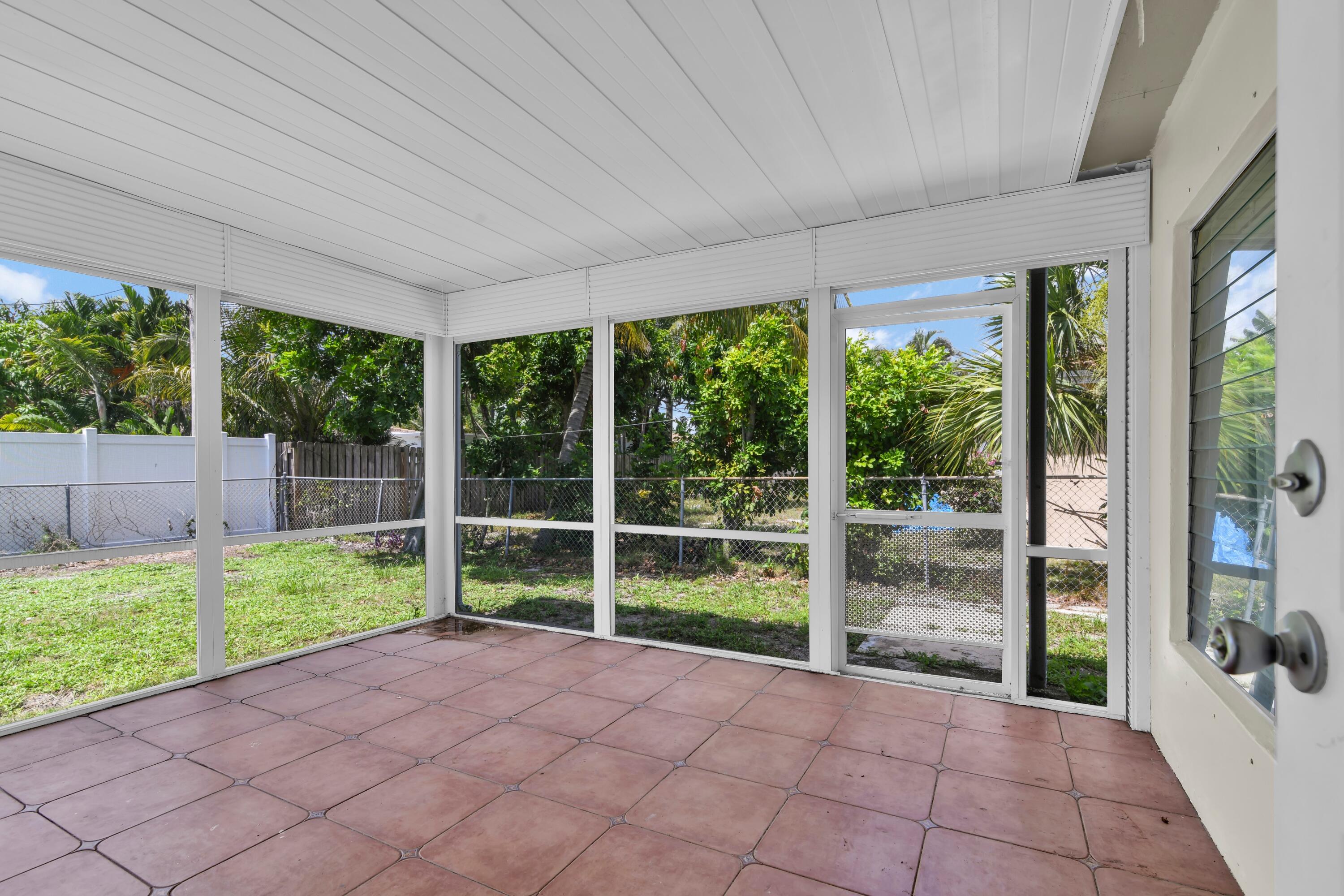 350 Northeast 29th Street Boca Raton, FL 33431 - Photo 8 of 34 GB 350 NE 29th St. Boca Raton - 37