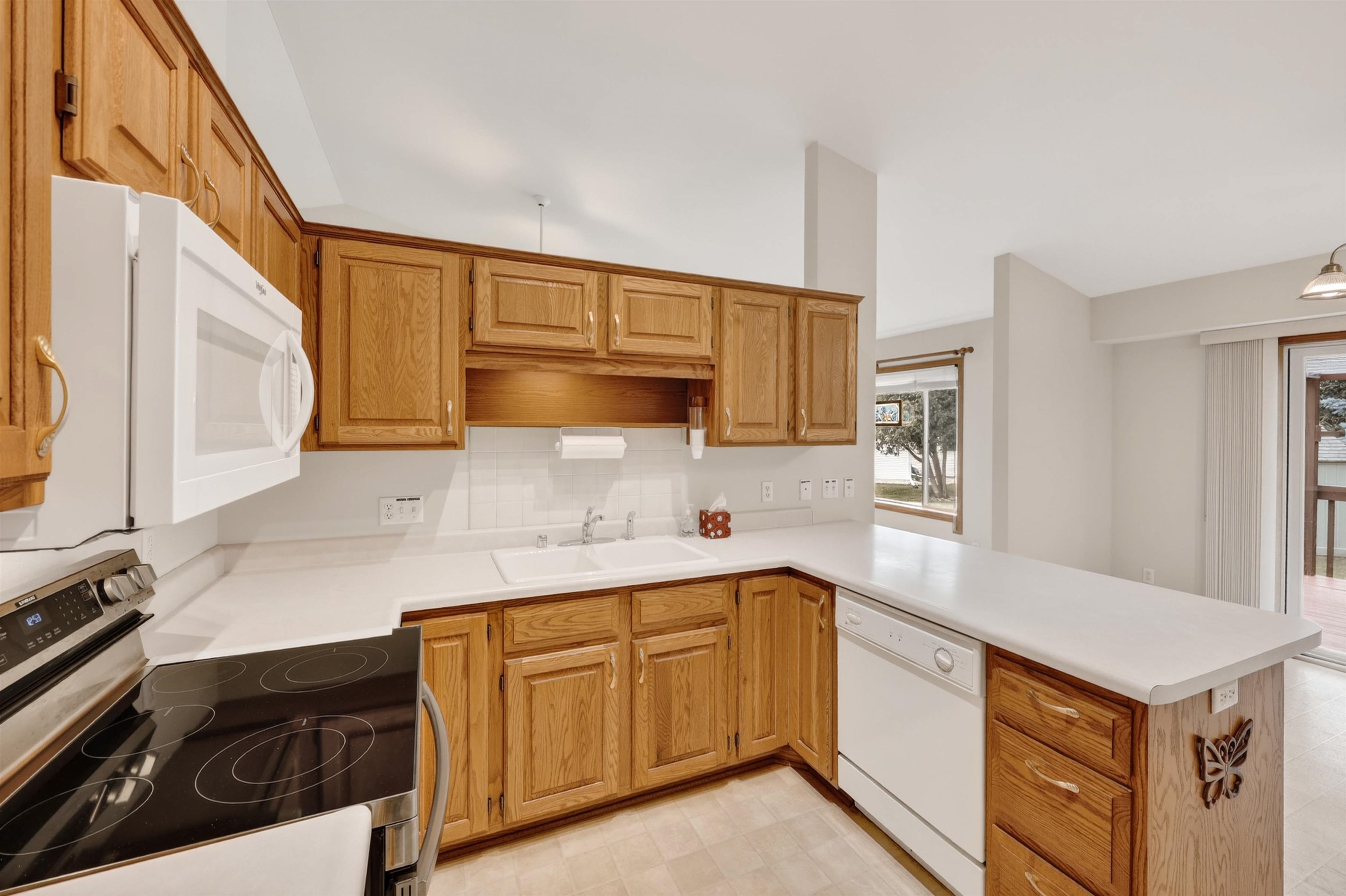 5237 Summer Ridge Drive Madison, WI 53704 - Photo 6 of 46