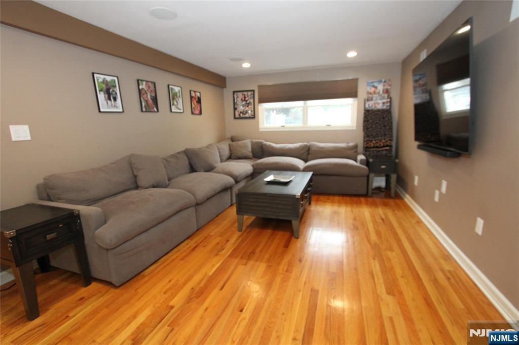 7 Stuart Street Waldwick, NJ 07463 - Photo 6 of 49