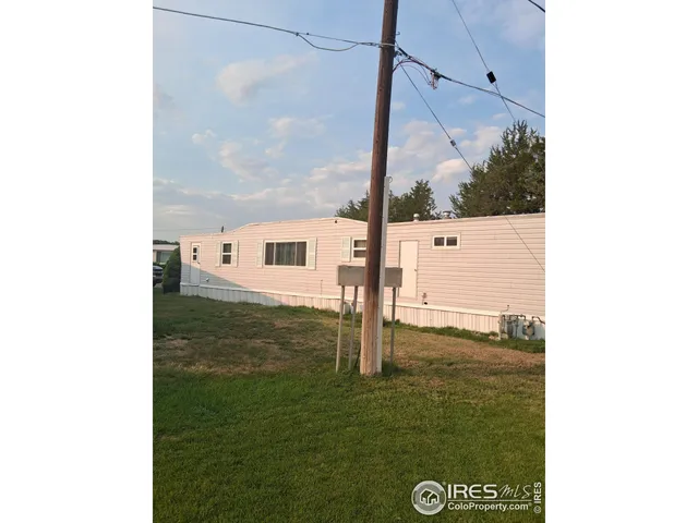 a view of a floor to ceiling window