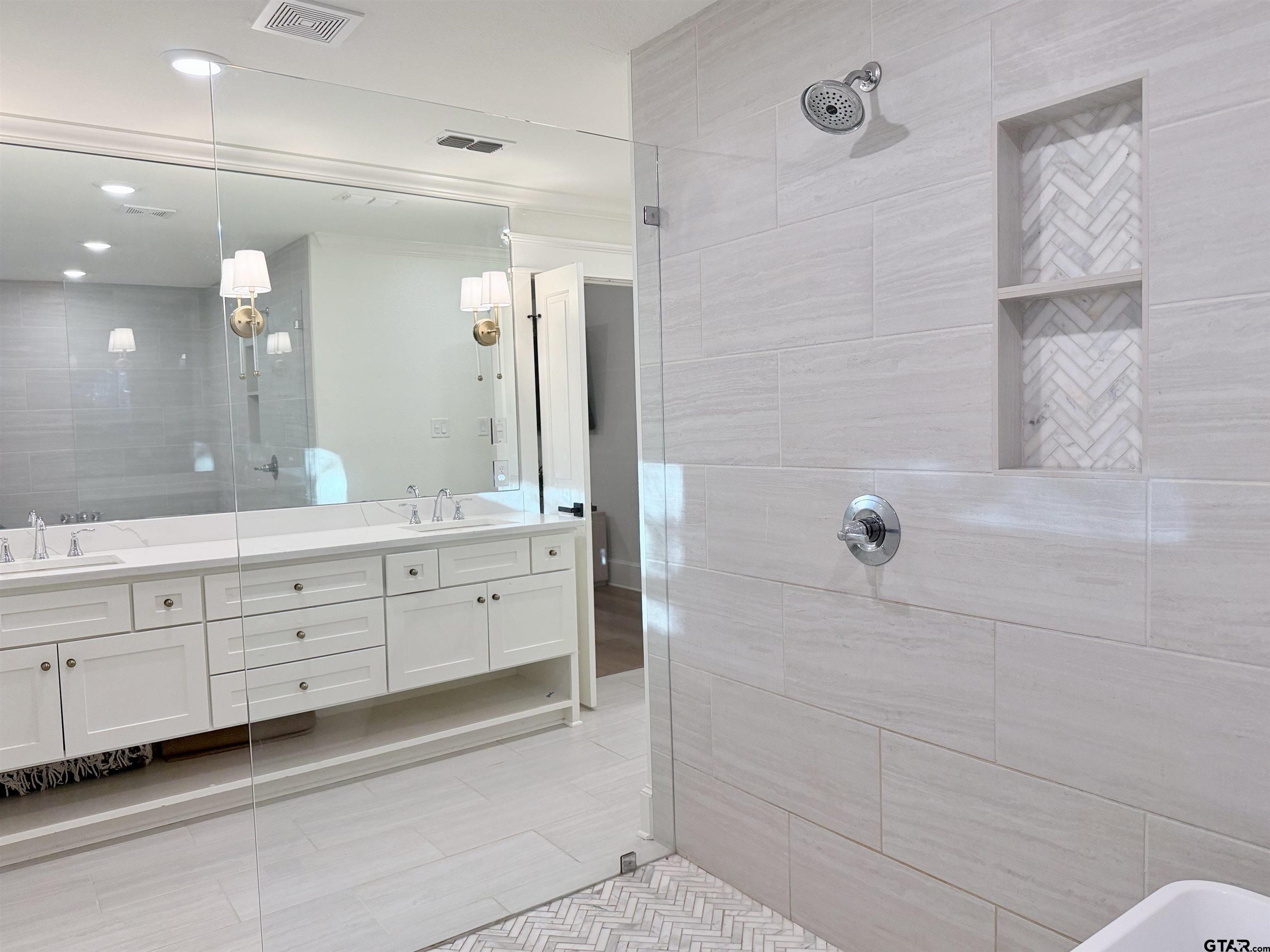 413 Dallas Street Winona, TX 75792 - Photo 7 of 33