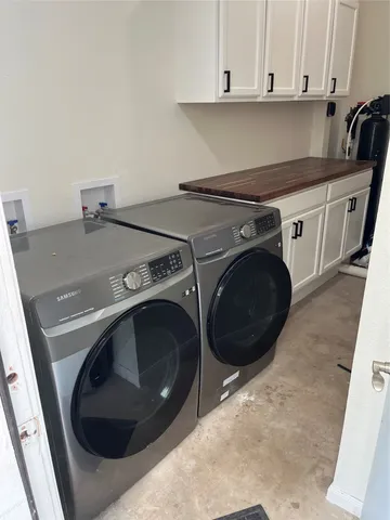 a view of washer and dryer