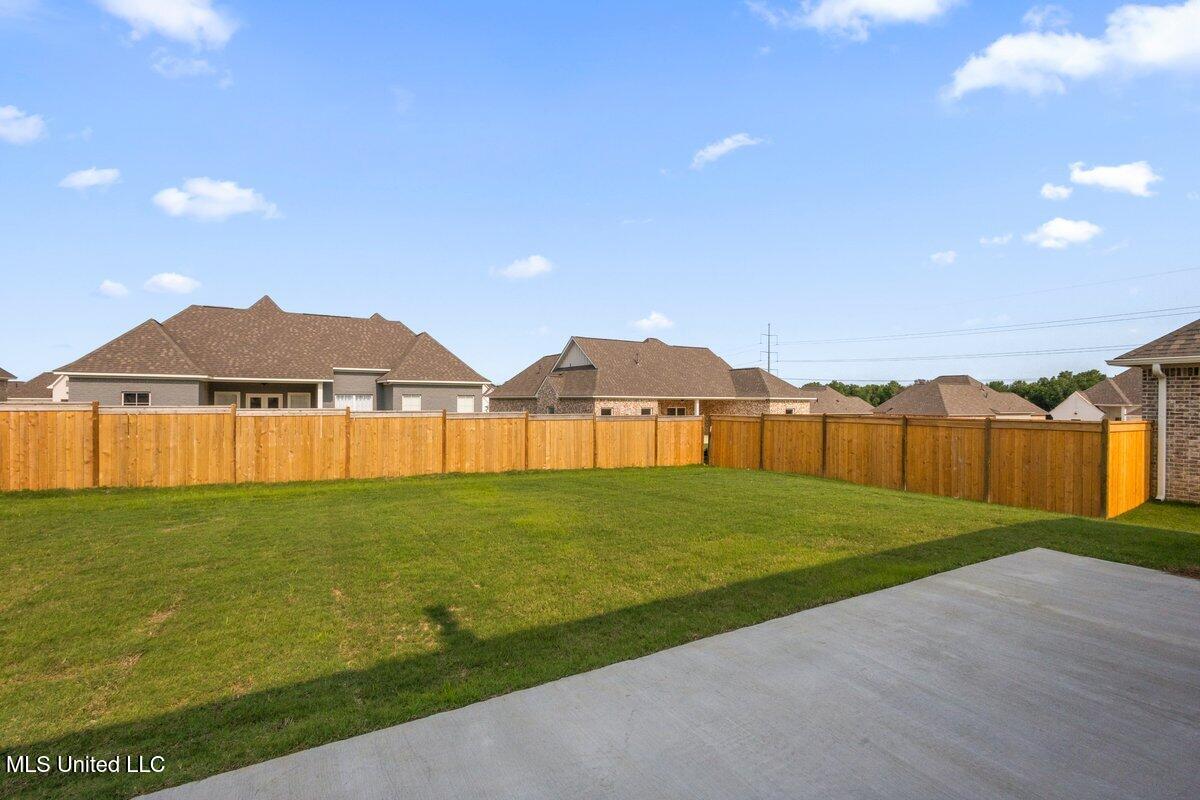 488 Aurora Circle Canton, MS 39046 - Photo 32 of 40 3HTP7200