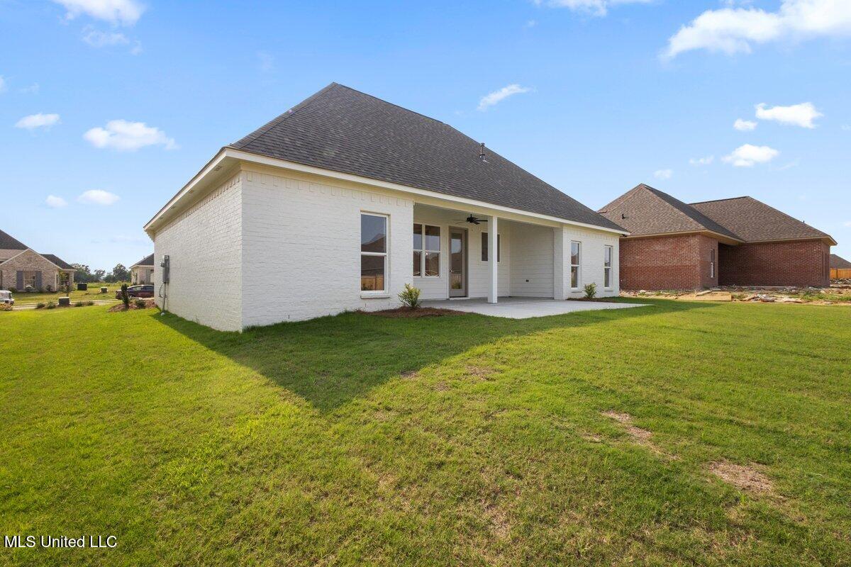 488 Aurora Circle Canton, MS 39046 - Photo 33 of 43 3HTP7212