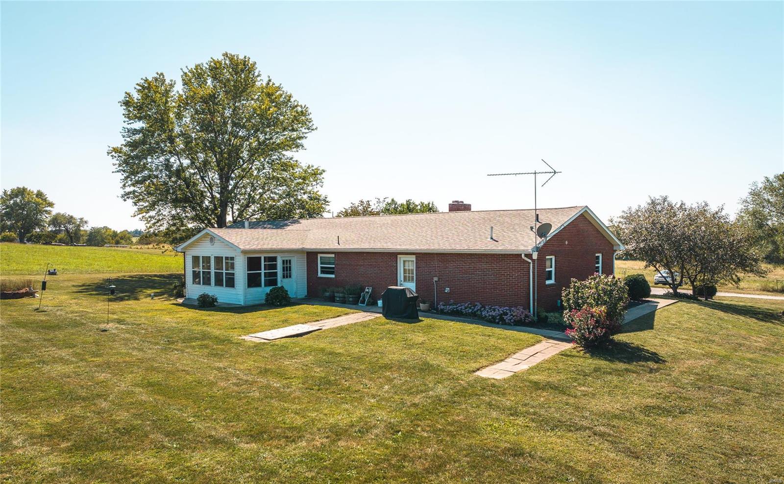 85 Eikermann Road Bourbon, MO 65441 - Photo 3 of 28