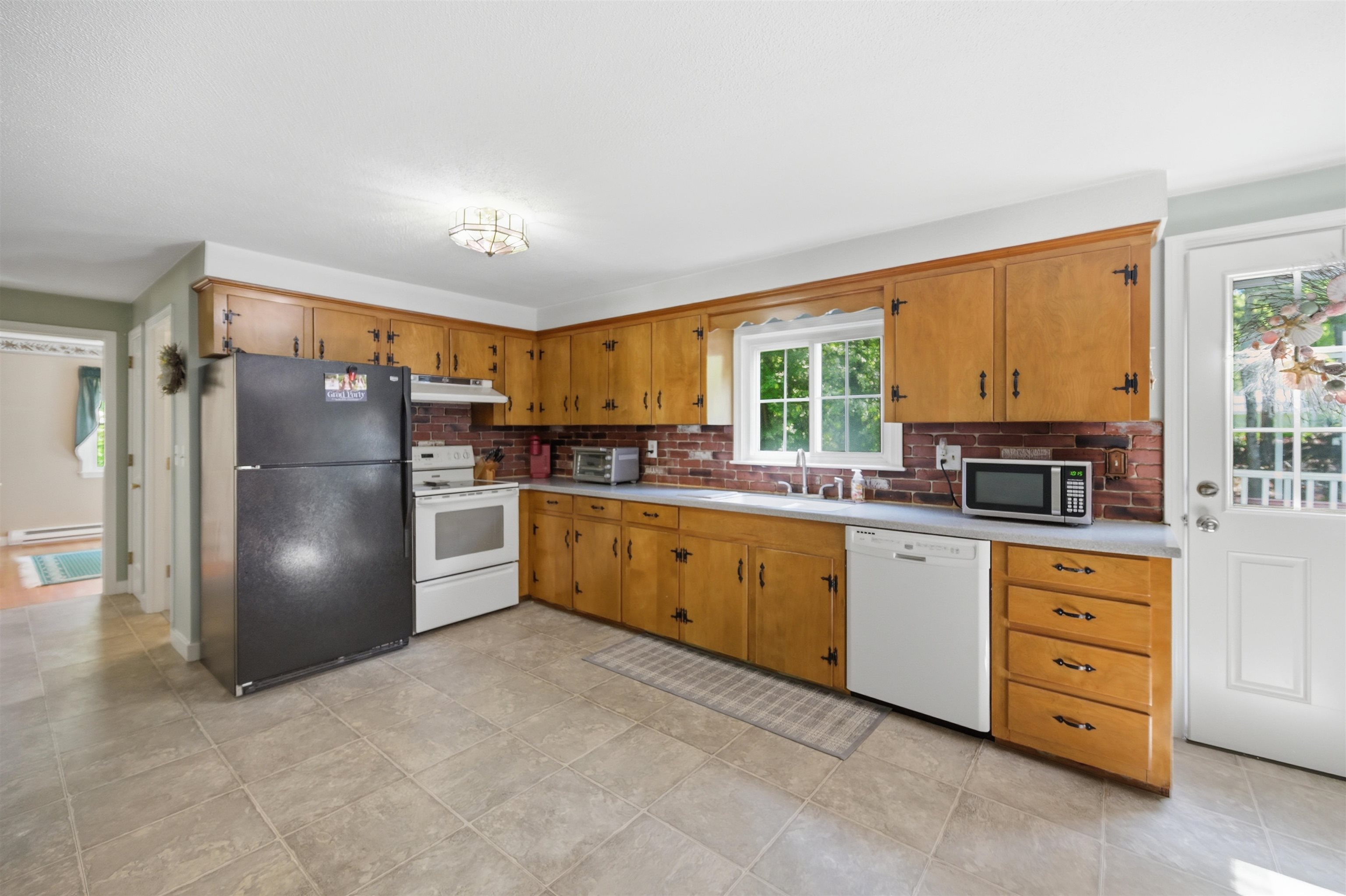 23 Rustic Lane Plaistow, NH 03865 - Photo 10 of 50