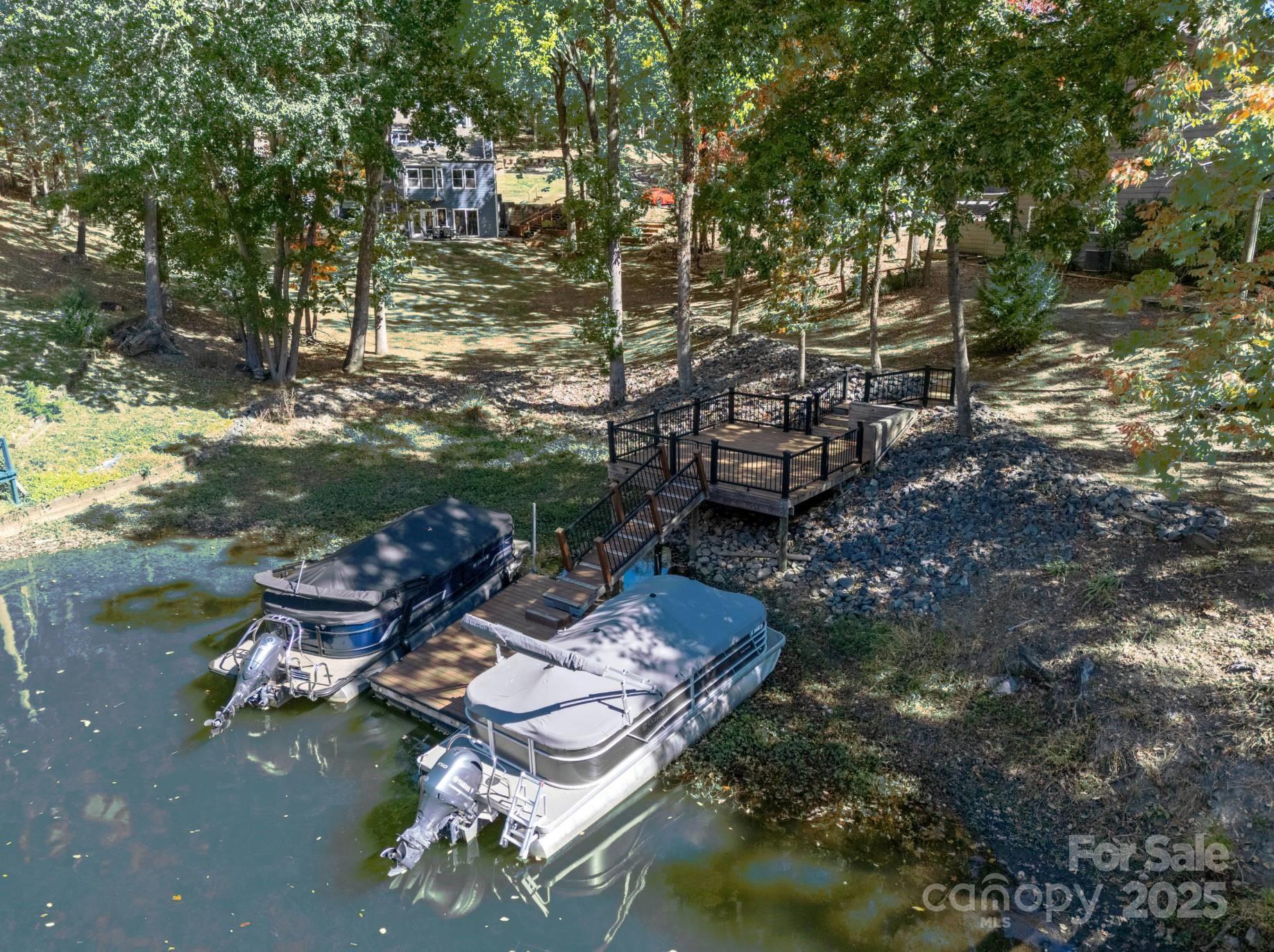 a picture of lake view