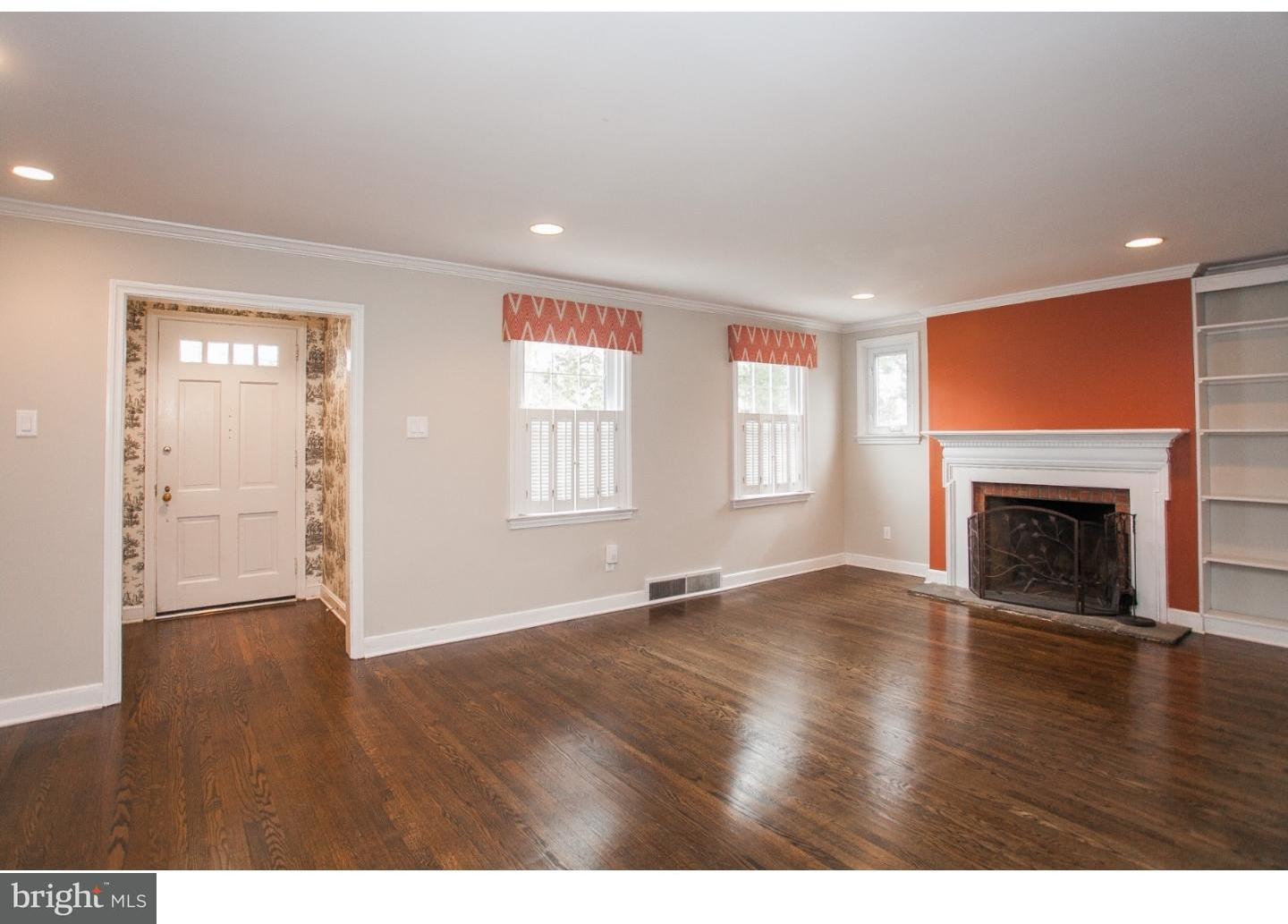 246 Lenox Road Havertown, PA 19083 - Photo 4 of 25 Living Room