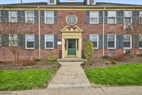 $2,700 | 176 Millburn Avenue, Unit 1029, Millburn, NJ 07041