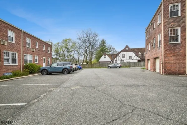 $2,700 | 176 Millburn Avenue, Unit 1029, Millburn, NJ 07041