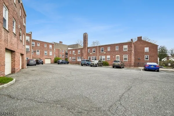 $2,700 | 176 Millburn Avenue, Unit 1029, Millburn, NJ 07041