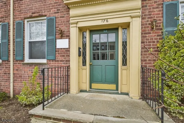 $2,700 | 176 Millburn Avenue, Unit 1029, Millburn, NJ 07041