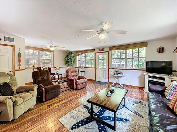 $269,900 | 4129 East Riverside Drive, Dunnellon, FL 34434