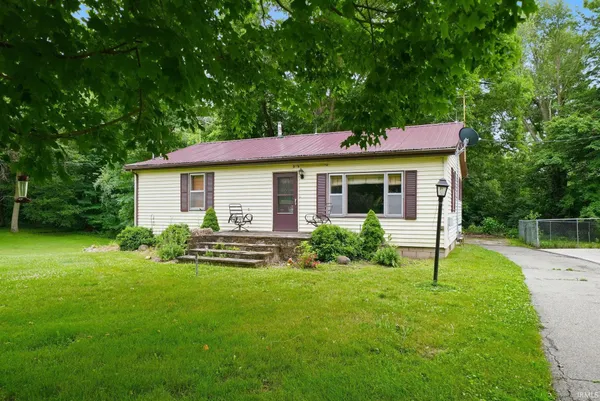 $233,900 | 1475 West South Drive, Pleasant Lake, IN 46779