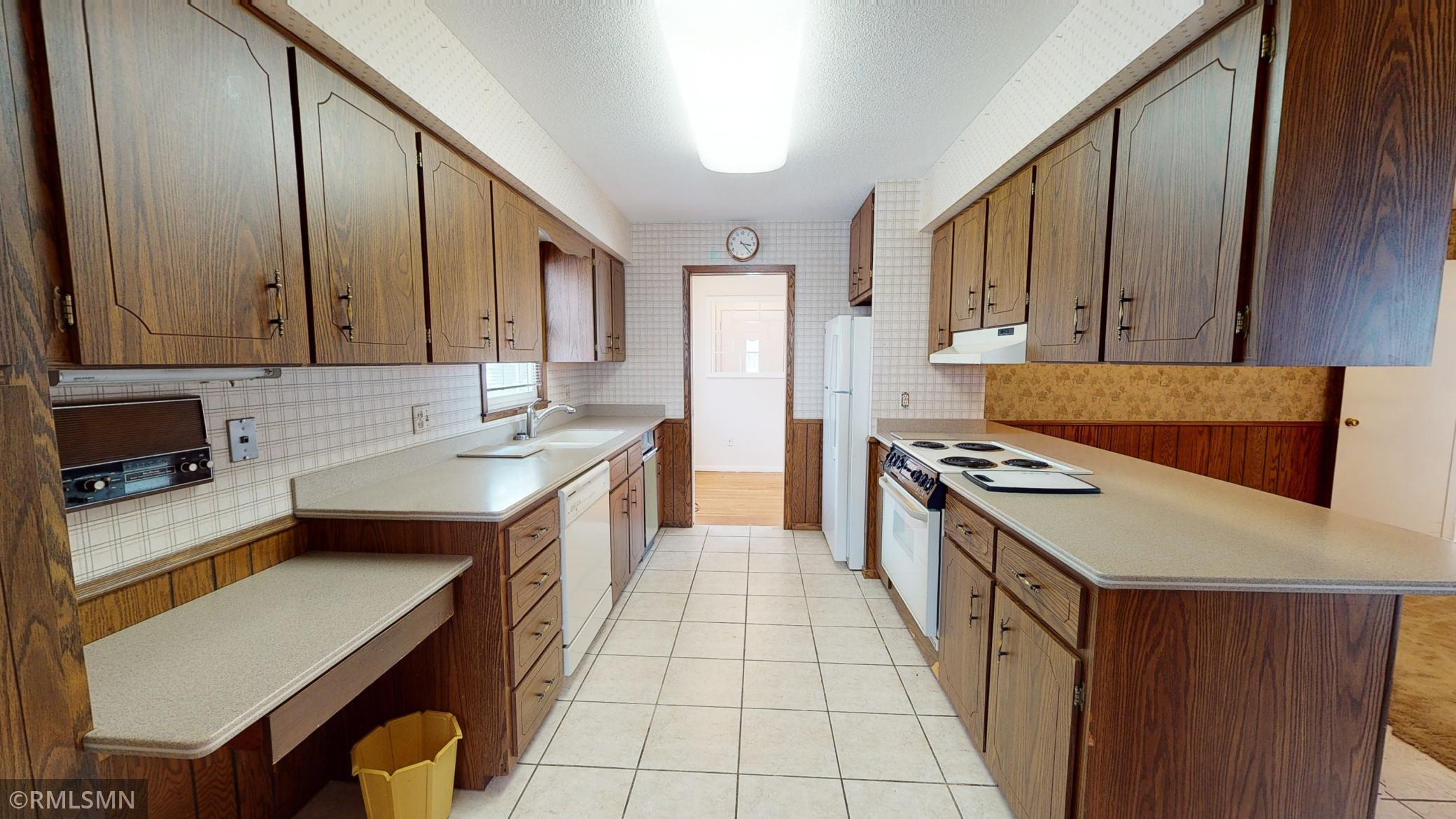 1404 14th Avenue Northwest Rochester, MN 55901 - Photo 5 of 35 Gallery Image 5