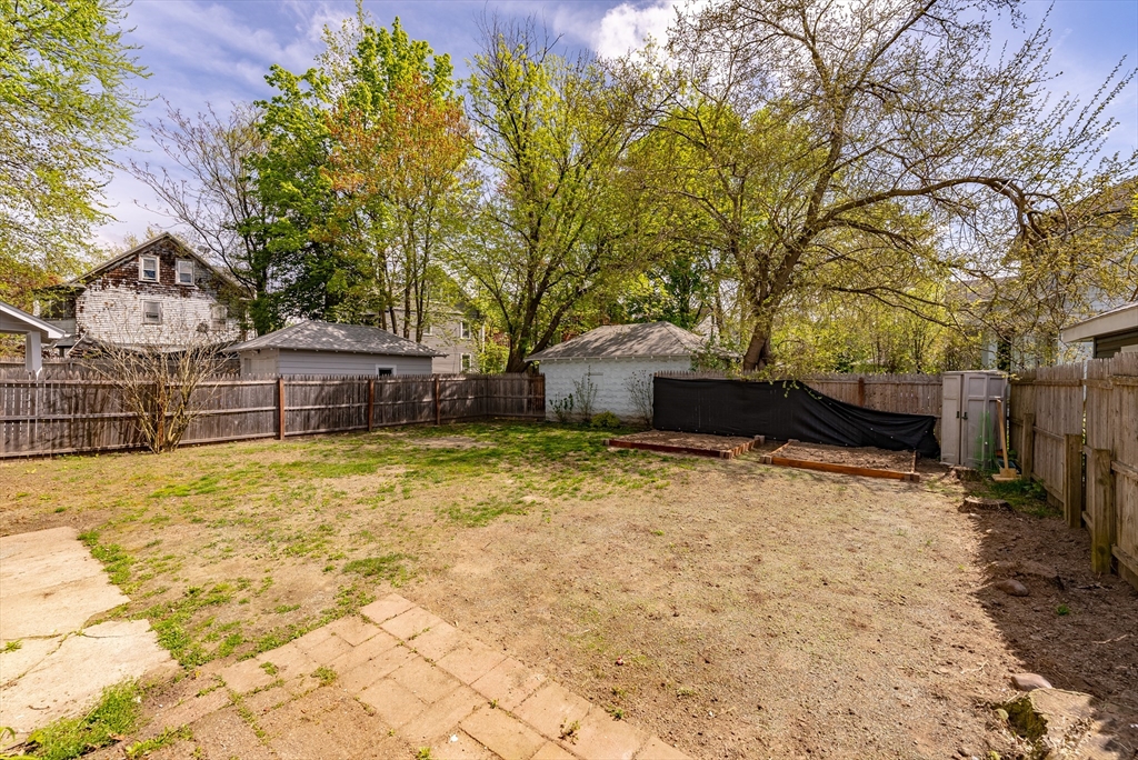 23 Belvidere Street Springfield, MA 01108 - Photo 9 of 15