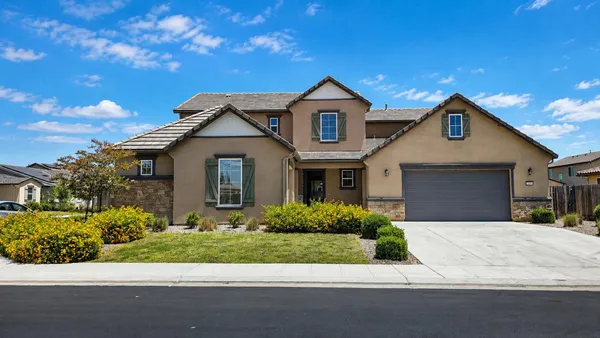 $739,000 | 2698 North Arroyo Avenue, Fresno, CA 93727