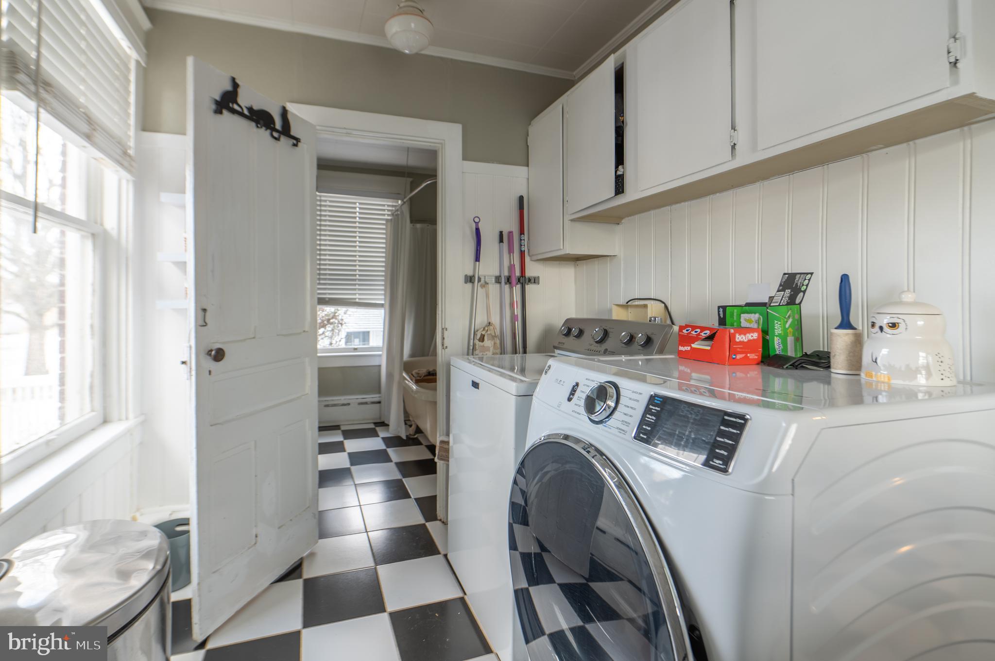 455 East Derry Road Hershey, PA 17033 - Photo 18 of 28 1st floor full bath and laundry