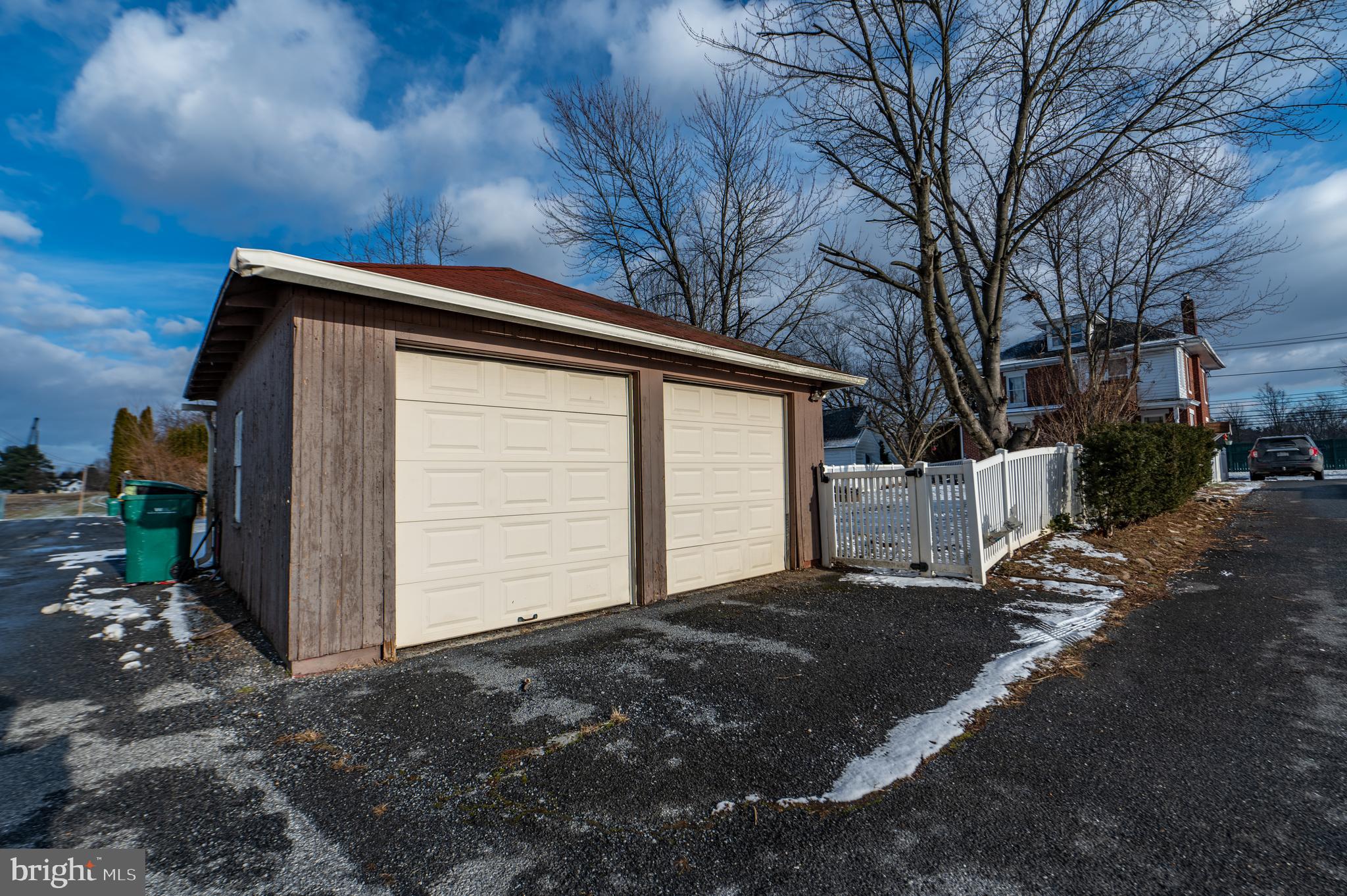 455 East Derry Road Hershey, PA 17033 - Photo 7 of 28 Garage