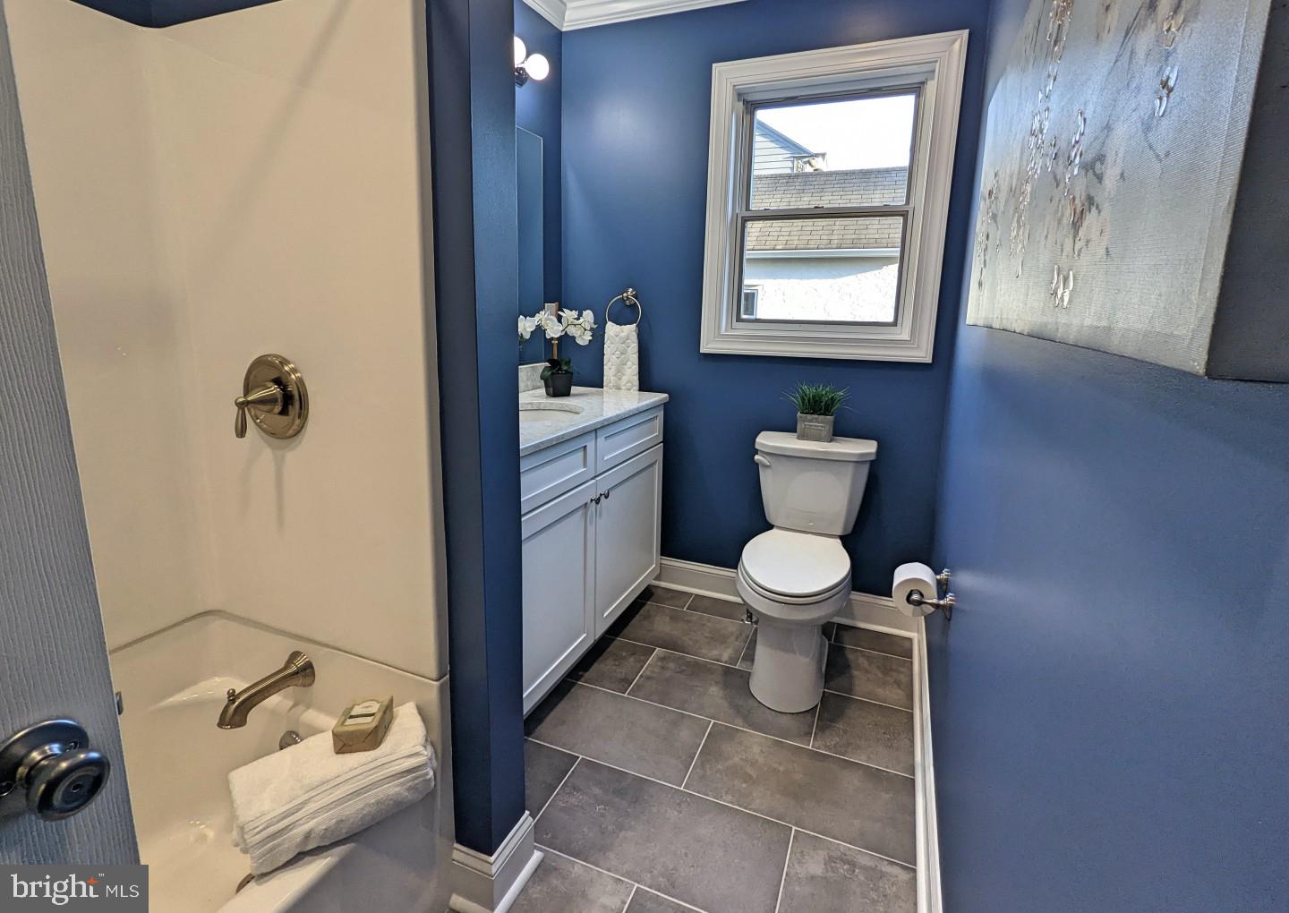 97 Powell Road Springfield, PA 19064 - Photo 14 of 28 1st floor full bathroom