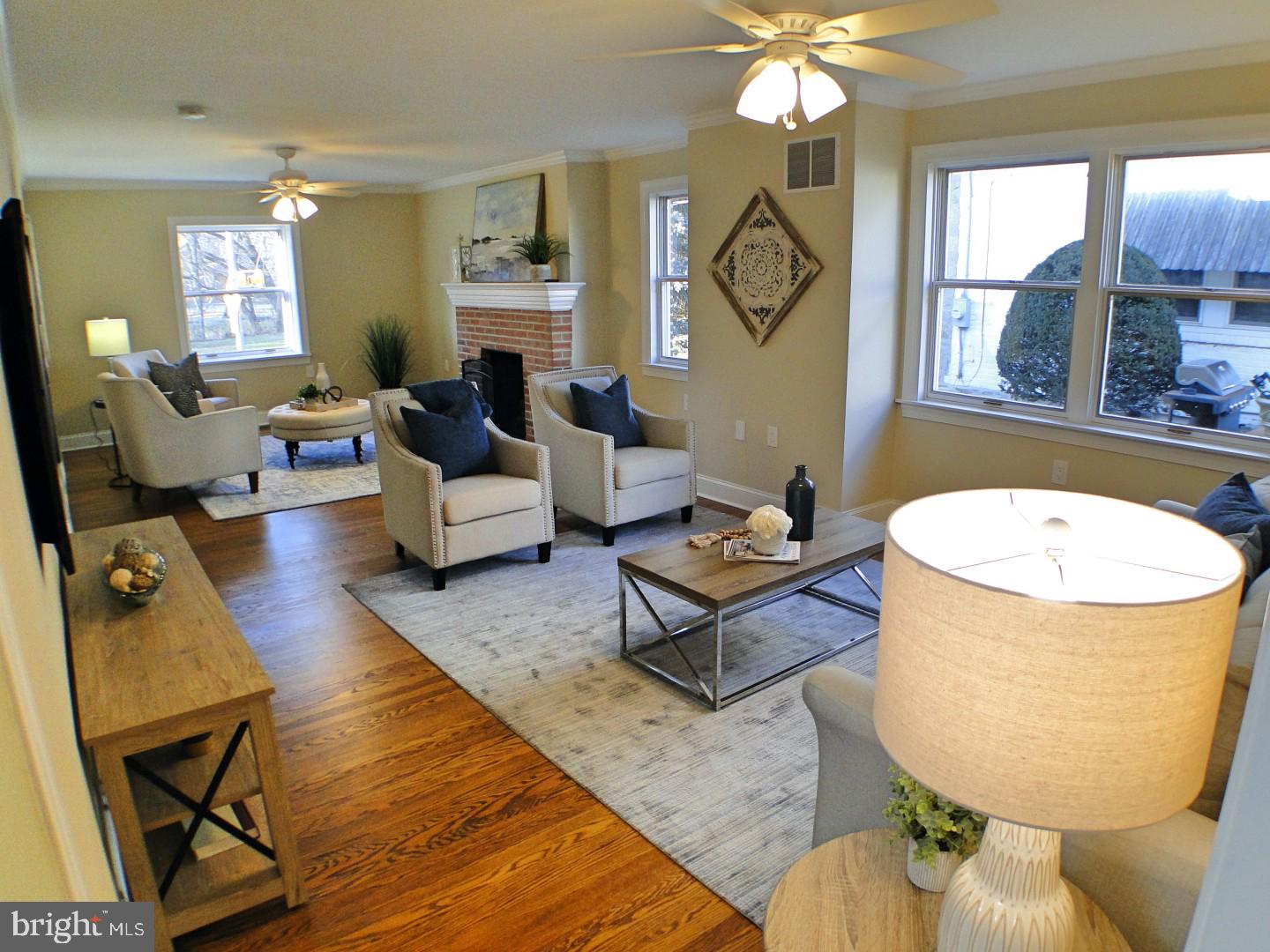 97 Powell Road Springfield, PA 19064 - Photo 5 of 28 Living room