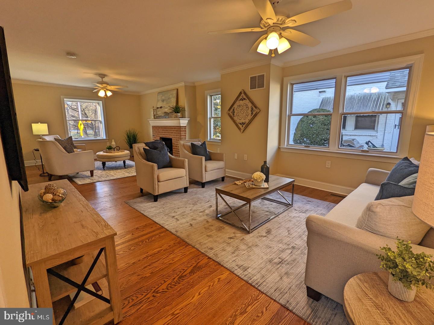 97 Powell Road Springfield, PA 19064 - Photo 8 of 28 Living room