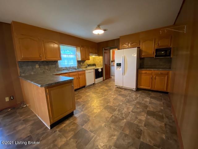 6318 Peonia Road Clarkson, KY 42726 - Photo 22 of 28 kitchen