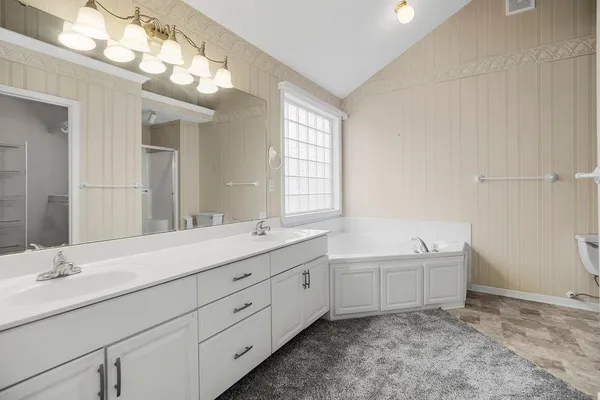 $425,000 | 11308 North Holly Street, Kansas City, MO 64155